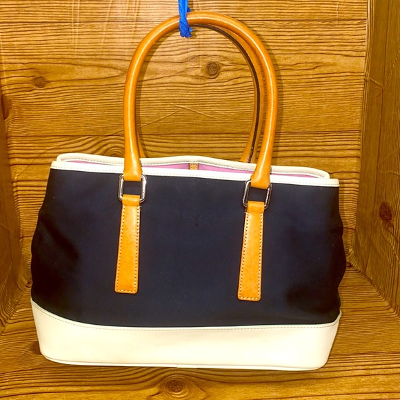 Coach Handbags - Coach Hampton mini hand bag in EUC originally $170 immaculately clean in/out 🔥